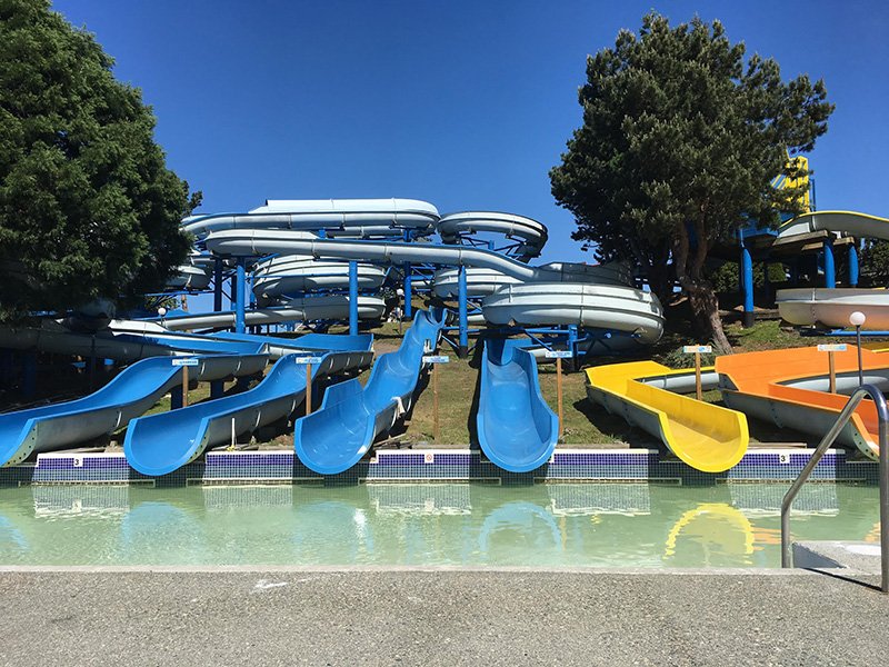 BigsplashPark's tweet photo. Blast through a 425β maze of loops and turns before plunging into the splash pool below! This is the Splash Blaster! #SlideSunday https://t.co/4jvmZi8o50