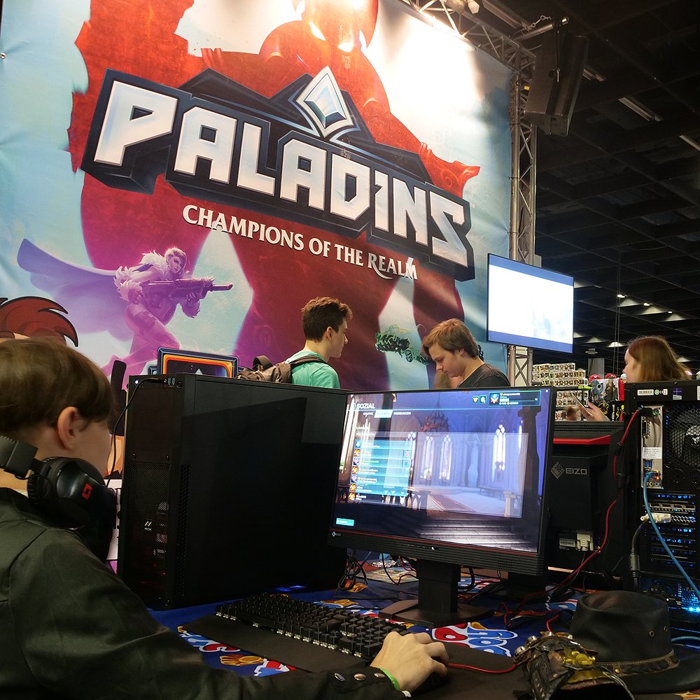 PaladinsgameDE's tweet photo. Ein großes ❤ an alle, die uns auf der @RPC_GERMANY besucht haben und an alle, die so aktiv auf Twitter und Facebook waren!
Es war ein riesengroßer Spaß und wir freuen uns auf die kommenden Events! Großen Dank an @LootBoyApp!
#rpc18 #roleplayconvention #rpc2018 https://t.co/uOvto1vorx