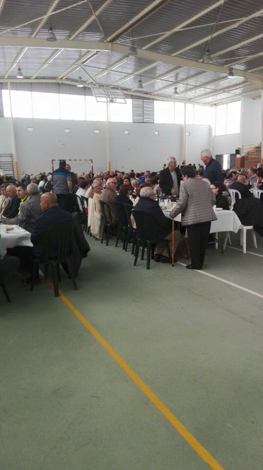 amb_burela's tweet photo. Si les preguntamos a ellos, que nos dirían❓❓❓ seguro que para la mayoría, una de las comidas mas esperadas del año😍😍 comida de nuestros mayores de #VALADOURO Y #BURELA. 
#AMBULANCIASBURELA https://t.co/LjYHS5ZSFt