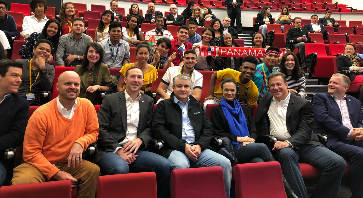 Que alegría pasar este domingo junto a 25 jóvenes panameños que se preparan en Anglia Ruskin University con #PanamáBilingüe. #PanamáUK