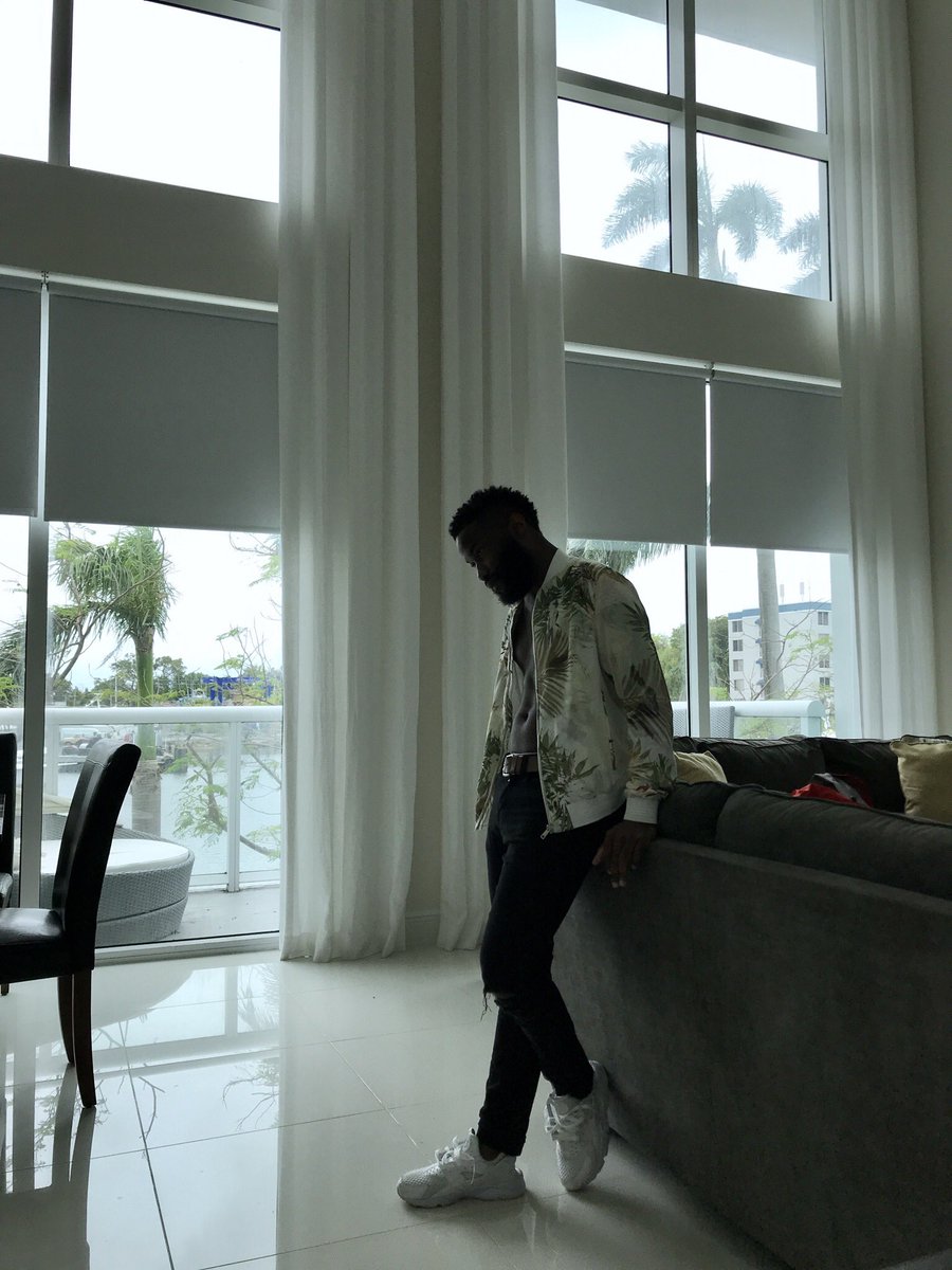 Pose4AG's tweet photo. As H U M B L E as they come...🙏🏾
#SelfieGod
#iphonography
#Miami
#Blessed
#SoFarToGo
#ImHim https://t.co/h6I8oFCB7c
