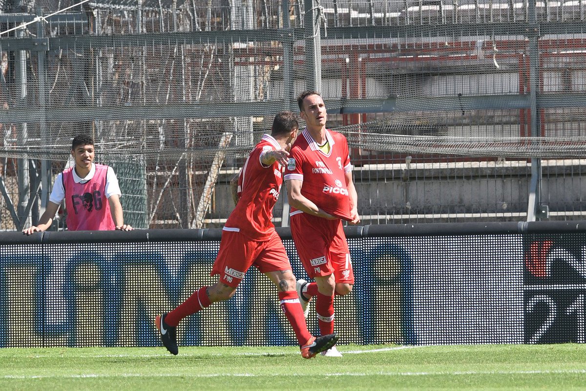 ACPerugiaCalcio's tweet photo. 📸 #PERNOV in 4⃣ foto!
#forzagrifo @ACPerugiaCalcio @Lega_B #PerugiaNovara https://t.co/pfdUOASPqx