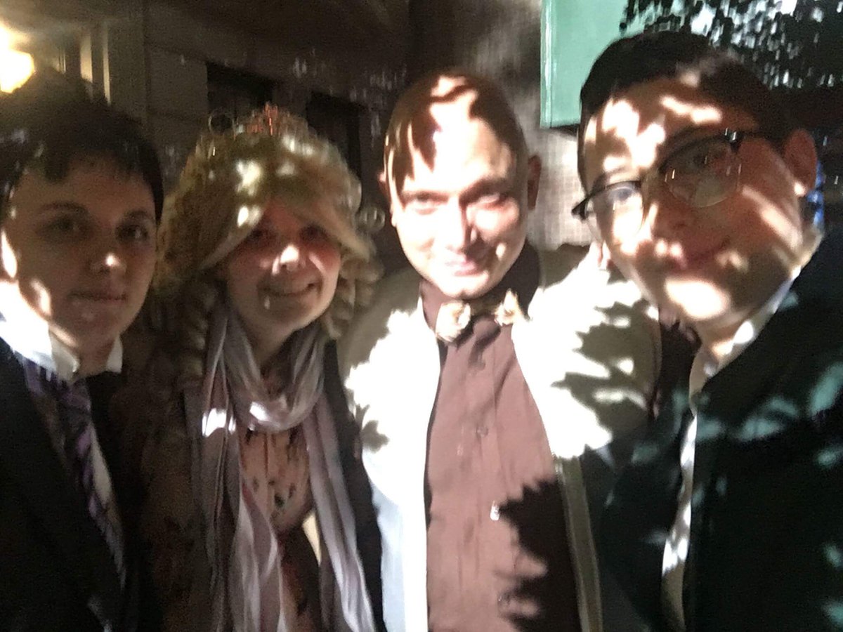 CourtOfCosplays's tweet photo. Just a few of the many amazing interactions I’ve had with the sweetest cast of @Gotham😊They deserve to keep making more great episodes! @FOXTV #RenewGotham @cerveris @robinlordtaylor https://t.co/VDHfDezf6g