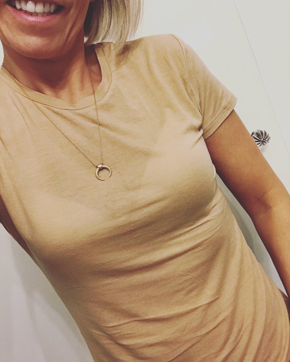 Wantthatlook's tweet photo. Beige basics - am I too late🤔 - @Zara have these fab basic tshirts in lots of different colours and I think I now own most of them😳 (my favourites are beige and lilac) #zara #beige #beigebasics #beigetshirt #nudetshirt #goldjewellery #toothnecklace #stineajewellery #stinea https://t.co/3Vh4yOgylp