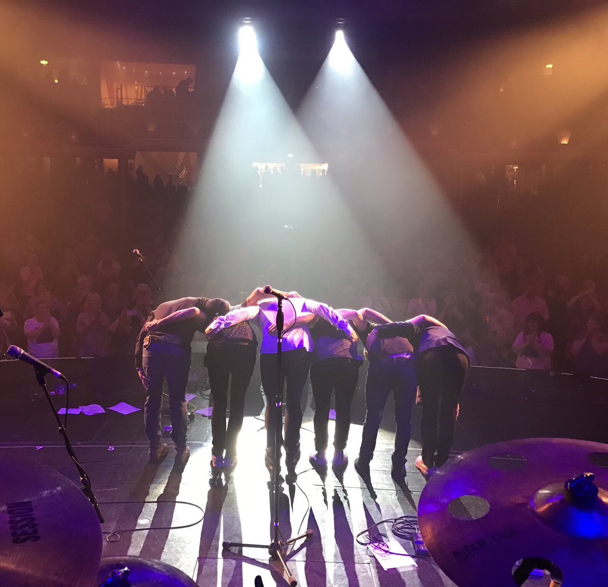 peterjohncox's tweet photo. Home - a little frayed around the edges! - after a wonderful week at sea aboard Navigator Of The Seas with the mighty GW band - and @TheTonyHadley, @ABCFRY, @belindaofficial, @kimwilde, @MikeReadUK and @sarajcox. Great to meet and spend time with so many lovely people! ❤️ https://t.co/vVEXis3mPL