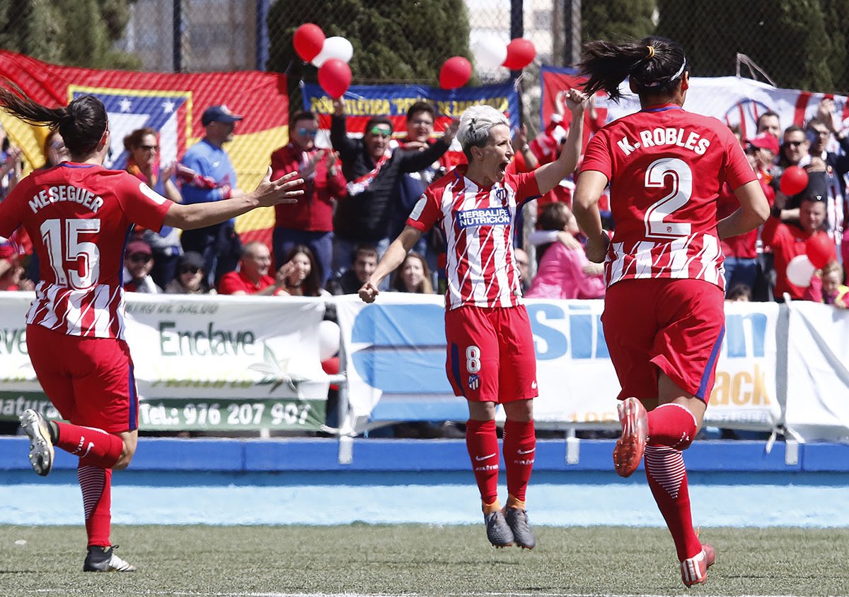 FonsiLoaiza's tweet photo. El Atlético de Madrid femenino se ha proclamado campeón de Liga. Reciben como premio: 1.350€ (54€ por jugadora). El presidente de la Liga de fútbol @Tebasjavier gana 3.200€ al día (1,2M€ al año). https://t.co/5RaBNrMfBF