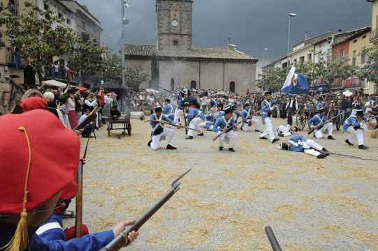 BCNmoltmes's tweet photo. #Avinyó es trasllada al 1848 per reviure un dels escenaris de les guerres carlines. Representacions #teatrals 🎭, plats típics 🍴, #artesania... Reviu la història d'una revolta social! ➡ https://t.co/ediJB9ccgz @AjAvinyo @EspaiAvinyo @bagesturisme @Cons_Llucanes https://t.co/m0KOxLncan