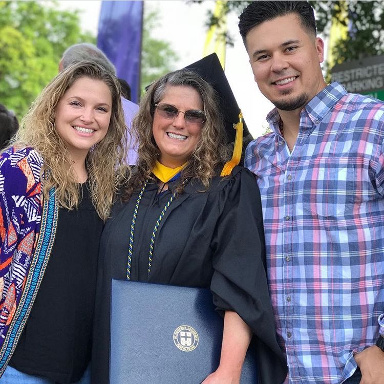 SEUAlumni's tweet photo. Wishing all mothers and mother figures a #HappyMothersDay! 💛

A special congrats to new grad moms and new grads and their moms! 🎓

#SEU18 #seualumni #stedwardsu https://t.co/W8QKIToJxi