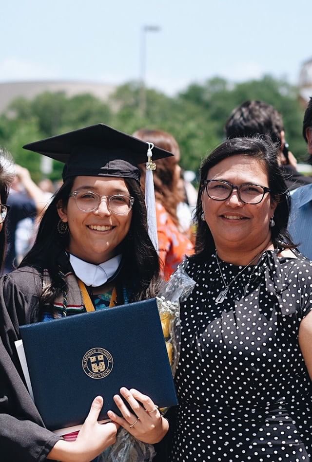 SEUAlumni's tweet photo. Wishing all mothers and mother figures a #HappyMothersDay! 💛

A special congrats to new grad moms and new grads and their moms! 🎓

#SEU18 #seualumni #stedwardsu https://t.co/W8QKIToJxi