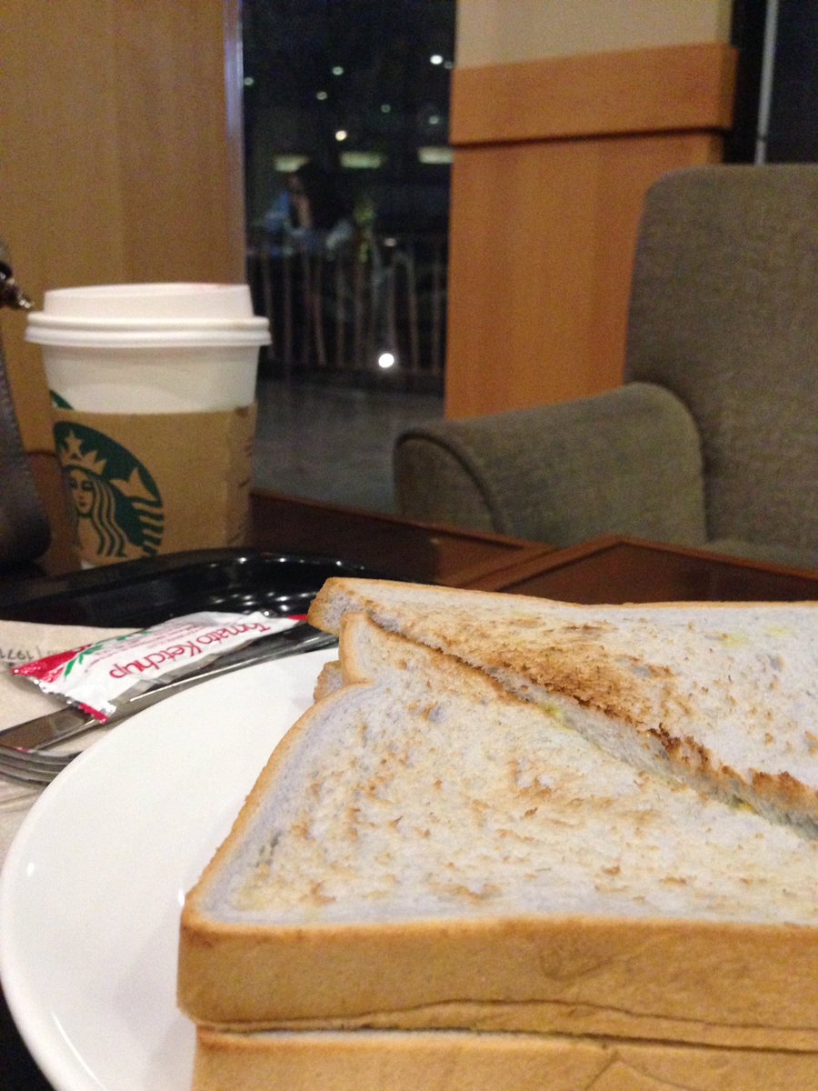 onejaaaa's tweet photo. นอนไม่หลับก็ ออกมากินแล้วฝนก็ตกหนัก #ง่วงแต่ไม่หลับ  #wondergal #onejp https://t.co/xEcT8MRIAD