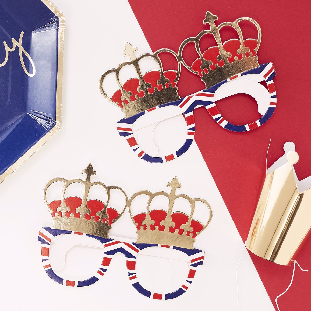 CakeandCoParty's tweet photo. Who's having a Royal Party to celebrate the Royal Wedding next weekend? 🇬🇧💍👰🏽🎩 

Order now to get them in time for Saturday ✨🇬🇧 

https://t.co/Ze69GL25Tf 💫
#royalwedding #MeghanAndHarry #british #GB #partylikeroyalty #britishteaparty #redwhiteandblue #princeandprincess https://t.co/KWcZP1U5vP