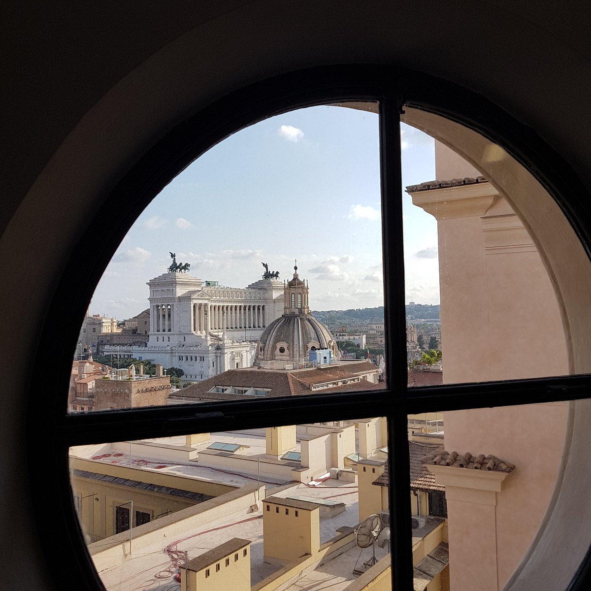 giggi_gram's tweet photo. Splendida visita al #PalazzoInail
con #Ohr18
#roma #fattoreumano
.@inail_gov
#cityscape #13maggio https://t.co/o6jVbkf1Ma