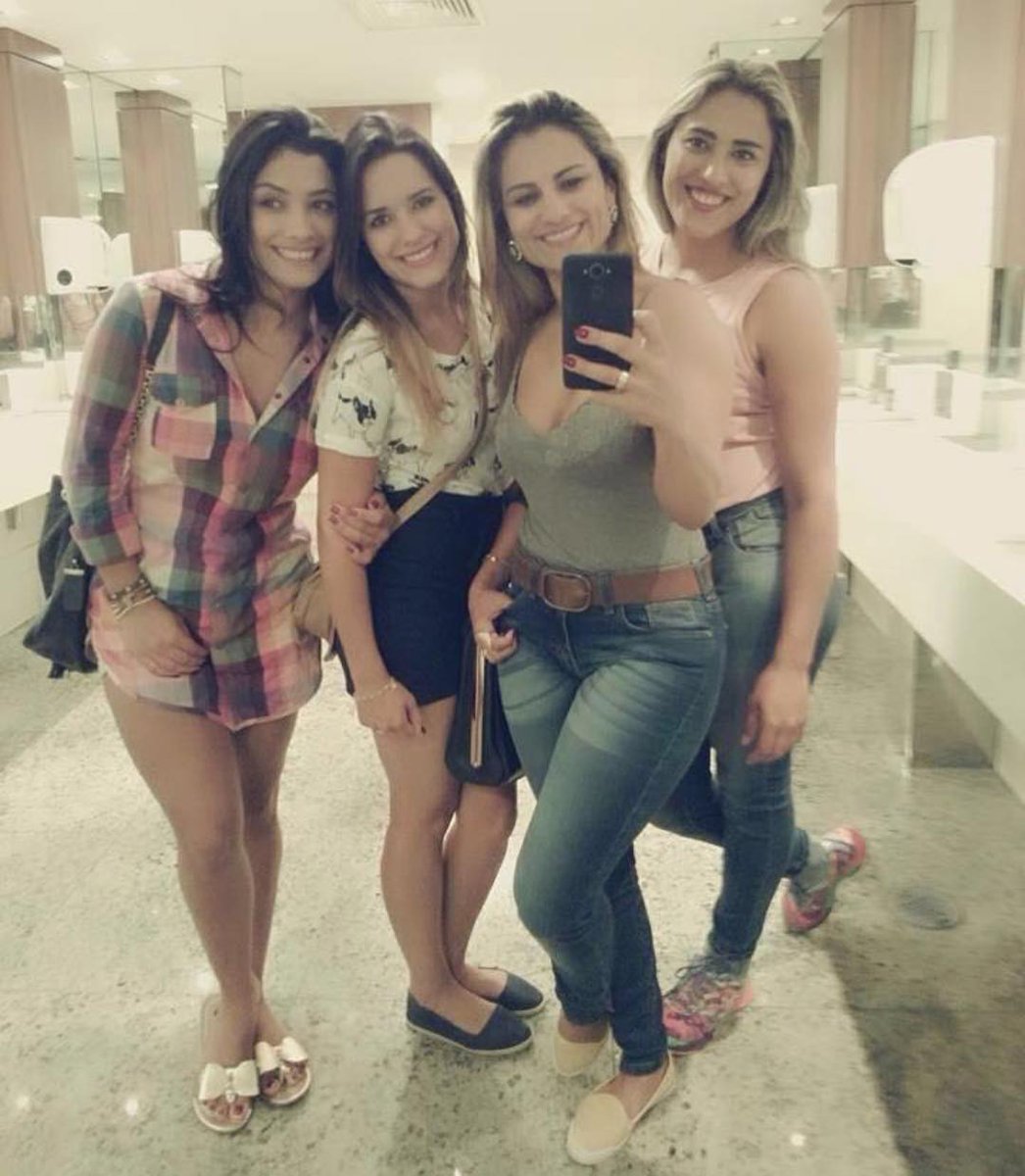 GRAYSON on X: Marcia Imperator e suas filhas Keila - Leila e Michelle  Imperator t.coRVwQ5HTVuV  X