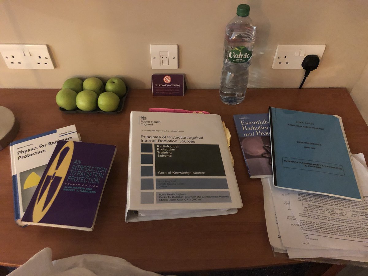 MidNigHtCAeSaR's tweet image. Well, can’t squeeze in any more revision now. My life is now in the hands of the Health Physics gods 🤞🏼#PlasticEngineer #BaseCampHotel