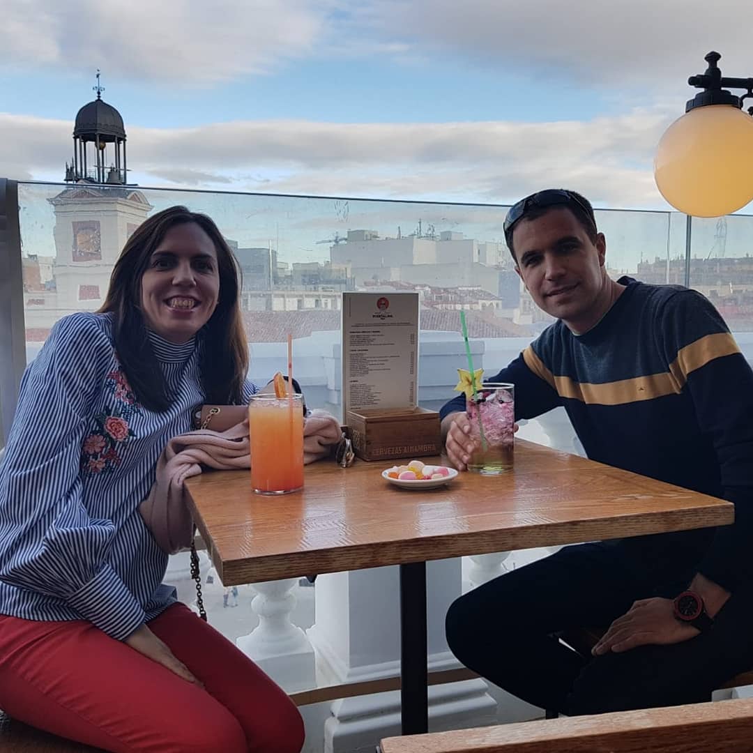 DavidAlonsoJim1's tweet image. Quien dice que los Domingos son tristes??? 😂😂 @patry29a visitando la terraza de la TabernapuertaDelSol del señor @albertochicote 😍 #PuertaDeSol #Km0 ⬆️Otro Nivel⬆️