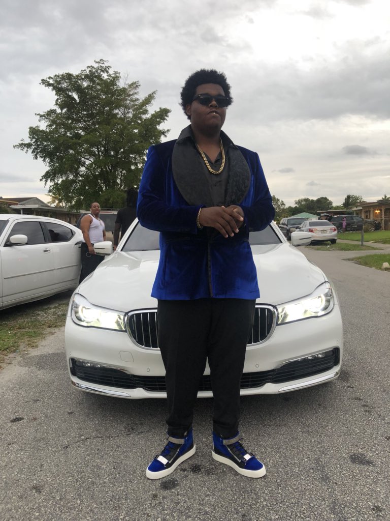 yrn_chum's tweet photo. Drip or drown💦💧
#LLTL♿️🙏🏾
#miramarprom2018 https://t.co/V6oNbX77qP