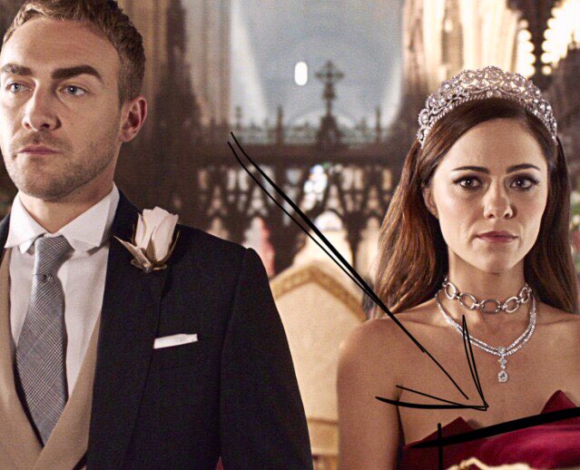 hrhRHenstridge's tweet photo. Excuse my rudimentary finger drawing and while this could be nothing that looks like a ring pillow to me. 🤔🤔🤔🤔 #TheRoyals https://t.co/iRDRfVp2jh