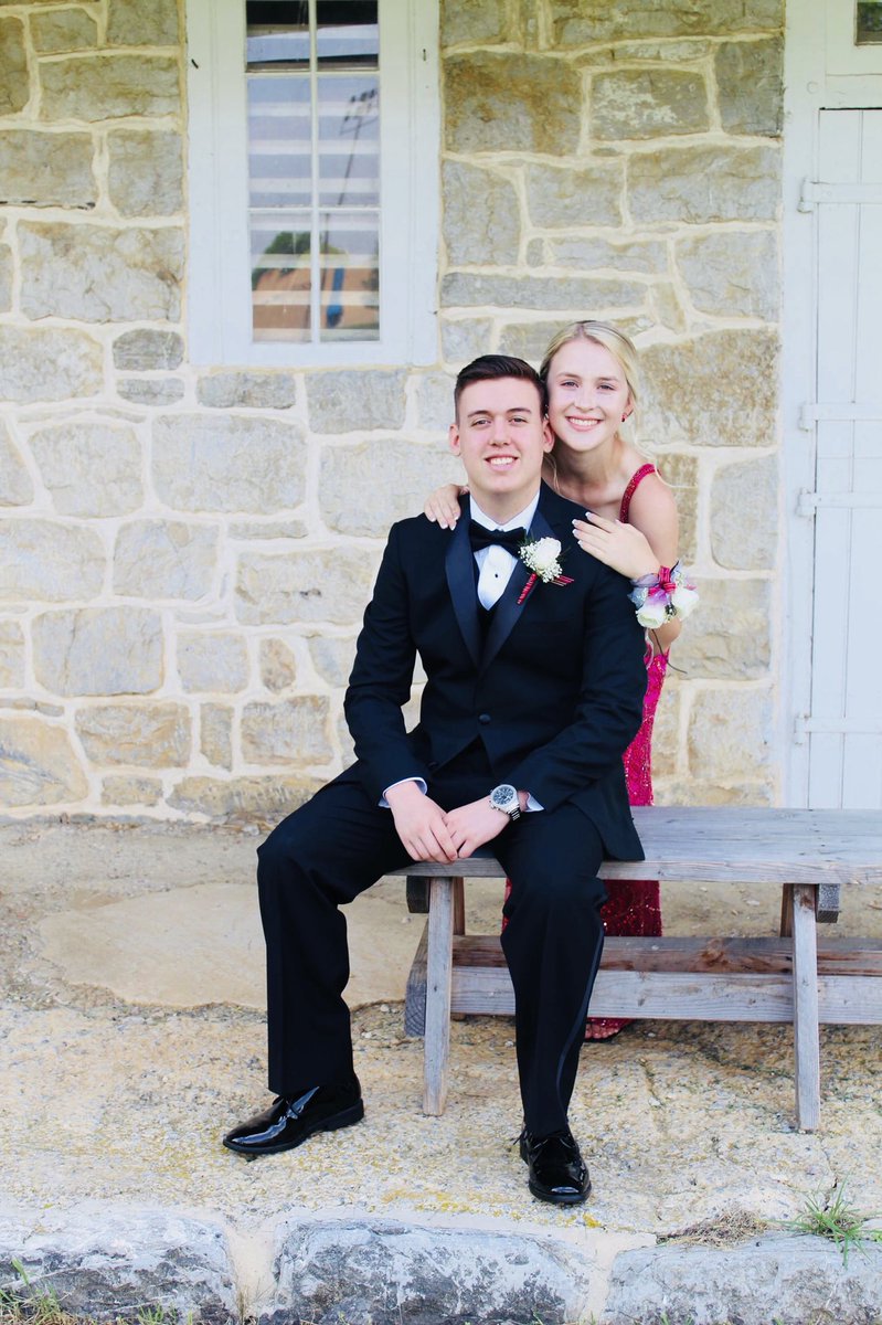 beccadavis29's tweet photo. My favorite people #prommm https://t.co/MKpY8uflNg