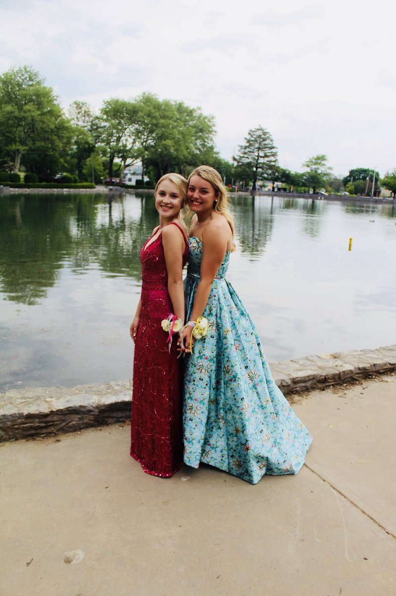 beccadavis29's tweet photo. My favorite people #prommm https://t.co/MKpY8uflNg