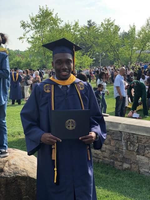 UsainKa_'s tweet photo. Just To Feel Like This It Took A Long Time 🎓💯🙏🏾🍾 #BlackExcellence #GradSZN2018 https://t.co/ulhmROfUEW