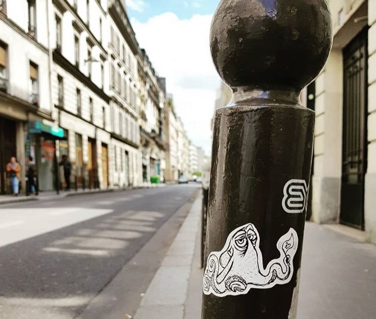 schulz_malt's tweet photo. When in Paris ..
#streetart #guerillaart #stickersgofrance #france #bonjourmacron #schulzmalt https://t.co/0fcDfudMoW