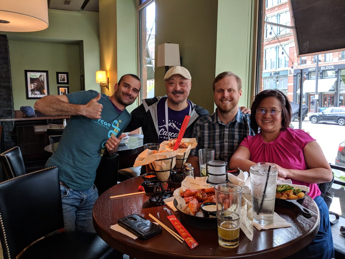 mariatta's tweet image. When these folks get together, good things happen 😄 #positivepython
@elbaschid @ulysseas @ericholscher @pycascades