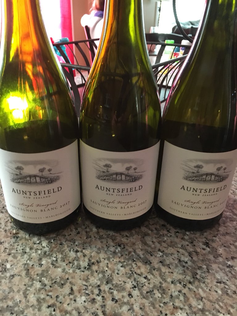 scotestabrooks's tweet photo. I made this for my wife for #MotherDay .  Roast chicken thigh and goat cheese/beet salad.  Paired with Sauvignon Blanc.  And no, you’re not seeing triple- we cracked 3 of these from @Auntsfield this weekend.  It was a patio weekend!  #wine #foodie https://t.co/MtwAyewnkE