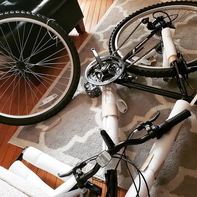 JimHennessey's tweet image. Twelve days after my third cardiac ablation I decided to tackle this - just the assembly today. First ride still TBD.

#recoveryupdate #cardiacablation #Chicago #spring2018 #cycling #needahelmet ift.tt/2GbMZg0