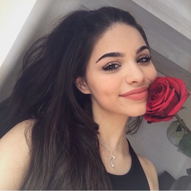 RpgTW1_'s tweet photo. Inconnue  

• Safia Martinez 
• 16 ans 
• Loup garou
• Côté des créatures https://t.co/InSnHoTjc9