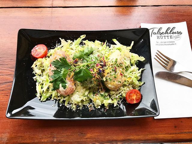_Shadesofblonde's tweet photo. Dazu würde ich jetzt auch nicht „Nein“ sagen 😋 Knödel-Tris von der Talschluss Hütte ⛰
__________________
#Italien #Südtirol #Ahrnthal #Kasern #rieserfernerahrn #talschlusshütte #knödeltris #mountainview #stunning #beautiful #summer #explore #traveling #travel #reisen #vacat… https://t.co/c6F5LT5u2e