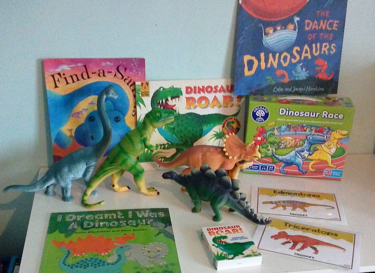 🦖Dinosaur Roar! by Paul and Henrietta Stickland 🦕
Another dinosaur themed book box with bags of language potential. Dinosaur Roar is a book which introduces the concept of opposites. Whether long or short, ferocious or friendly, there’s a dinosaur here to captivate everyone!