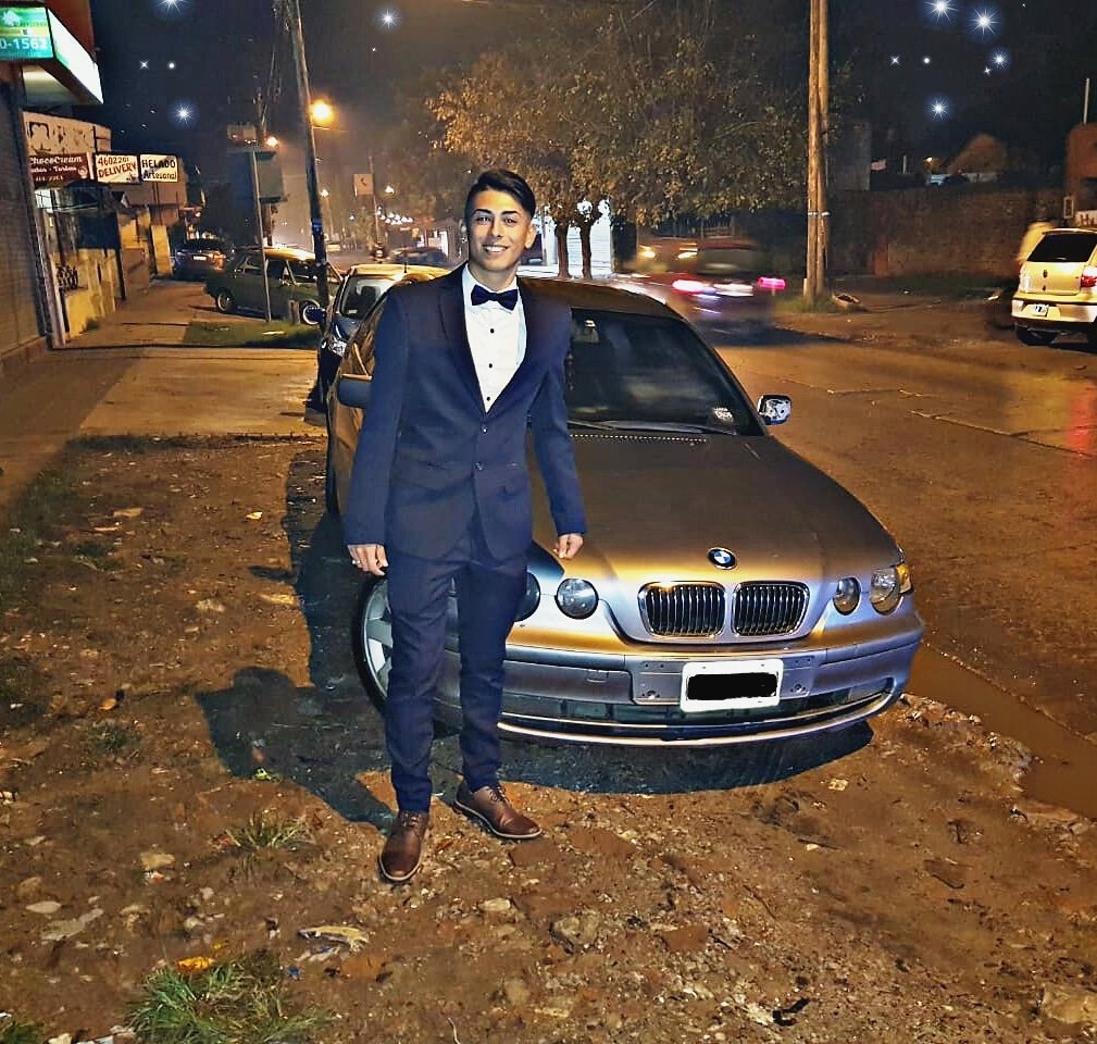 AlexisG_001's tweet photo. A los 🔞 Ya estoy coronado, montado en un 2.0 👑🎶 
Excelente noche, no la pude pasar mejor gracias a los que fueron la rompimos 💫
#NocheMagica #Mis18 #Bmw https://t.co/MYSP1tLllc