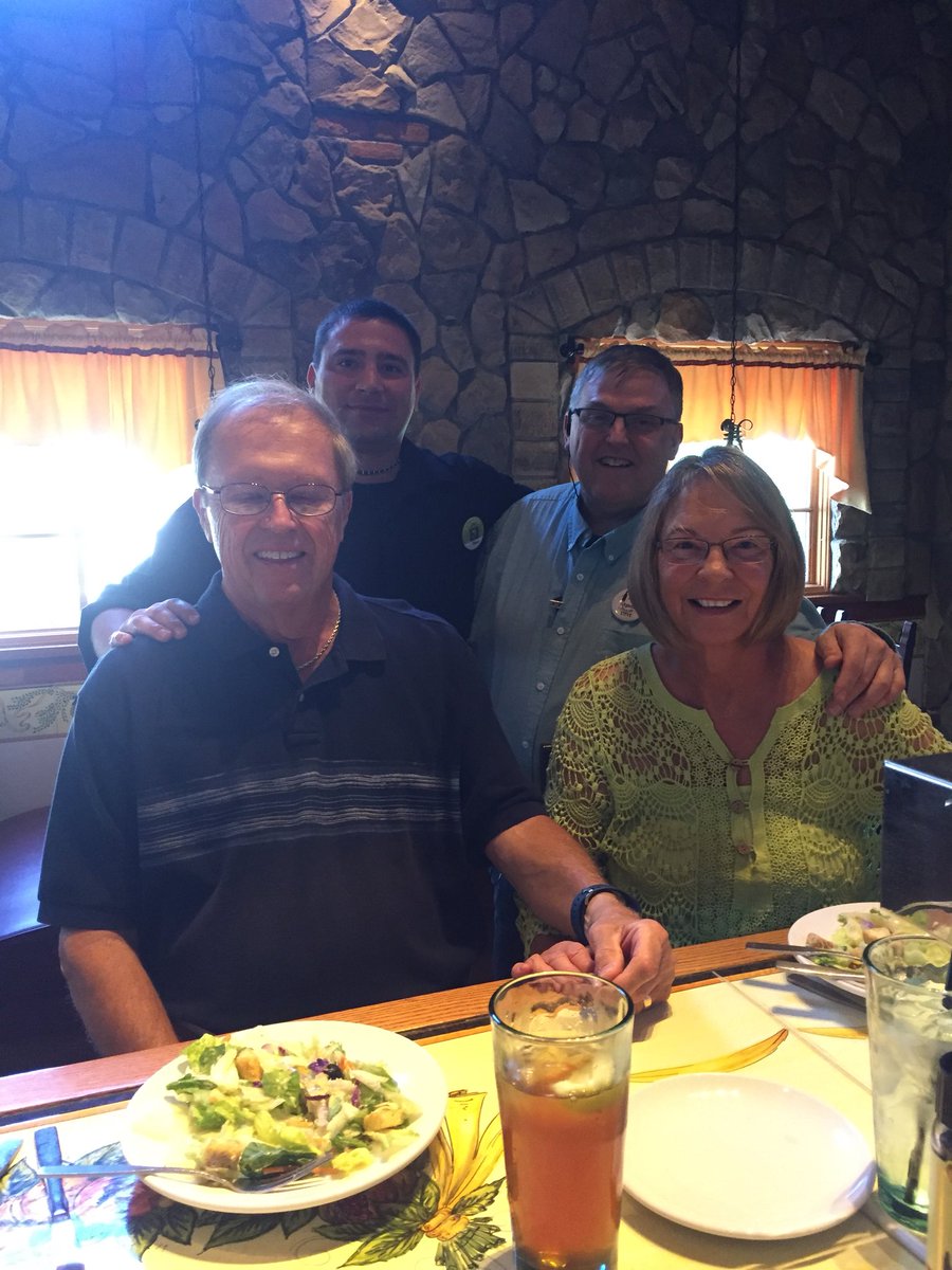StevenjE17's tweet photo. Steve the original member and his family. #unlimitedreasons https://t.co/62k55GGeUF