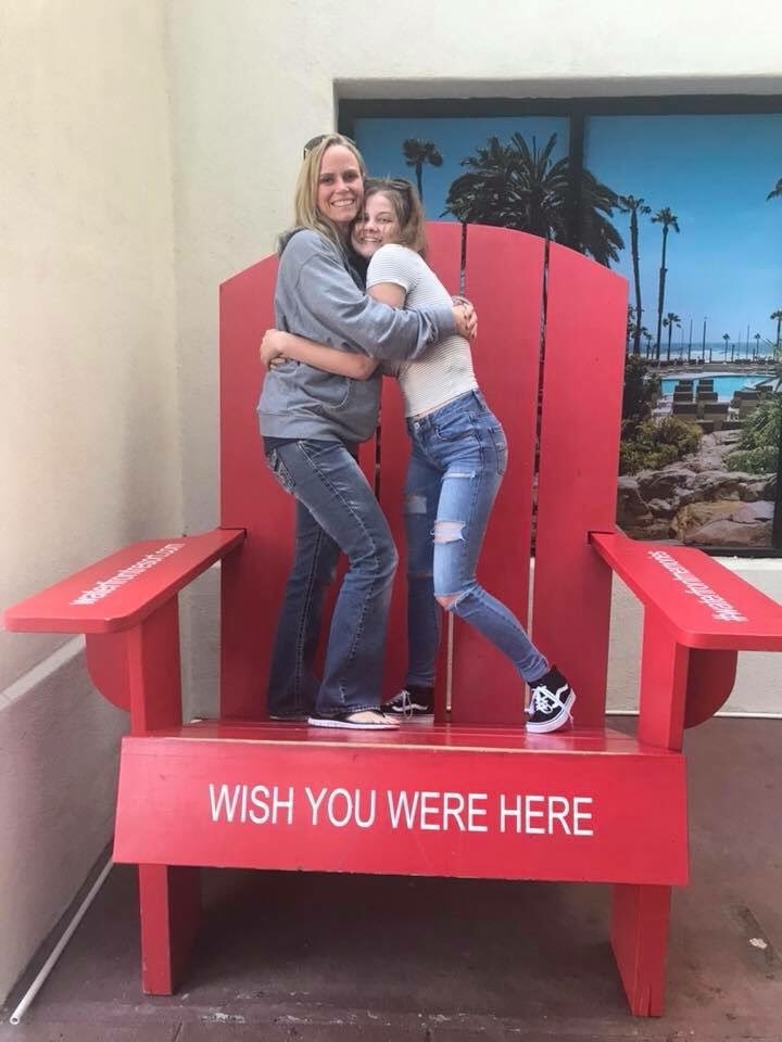 oopsitshalle's tweet photo. happy Mother’s Day to my favorite person in the whole wide world! thank you for being not only the best mom in the world, but the best friend anyone could ask for! https://t.co/QKHygt5R96