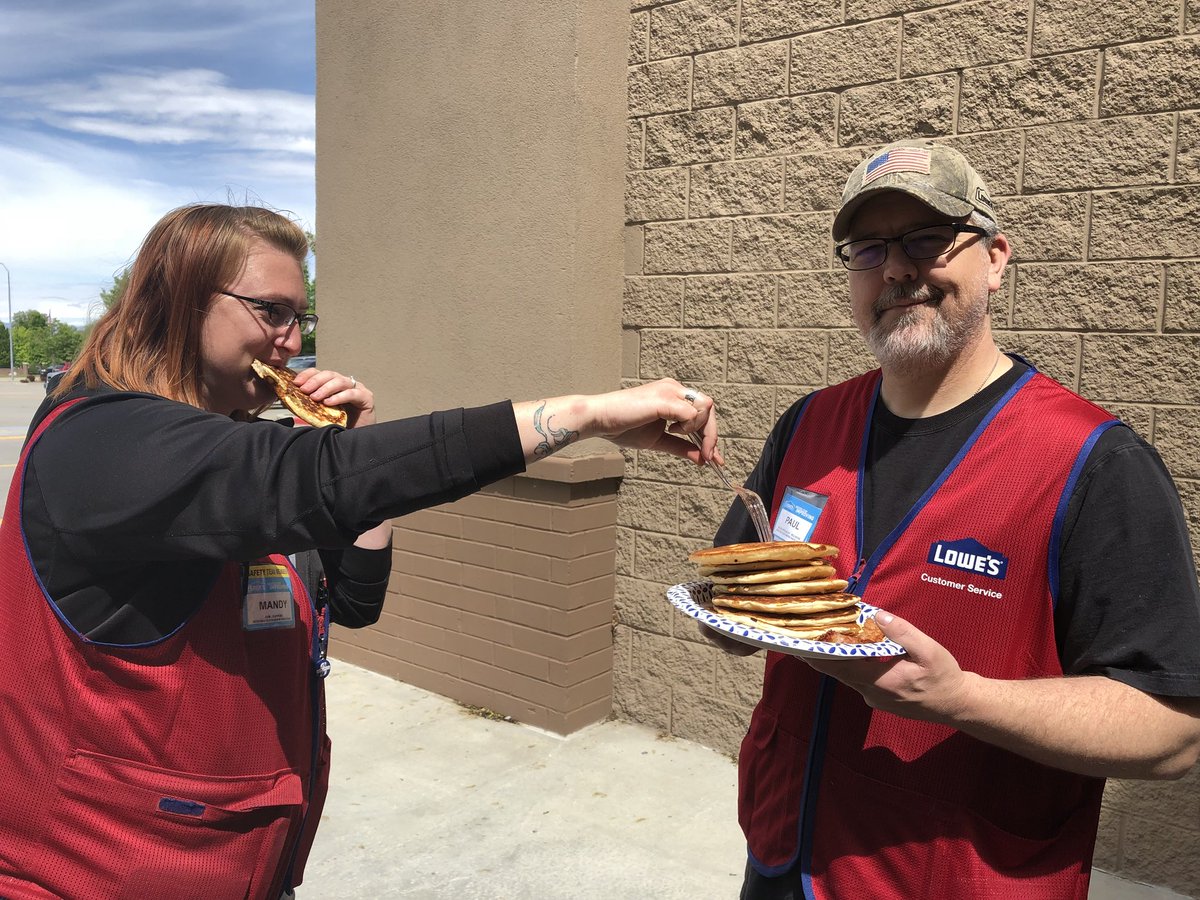 JDS404's tweet photo. Missed breakfast this morning serving others? We got your back at the Biggety O’ Lowe’s in Ogden Ut https://t.co/6jJYcjTQNc