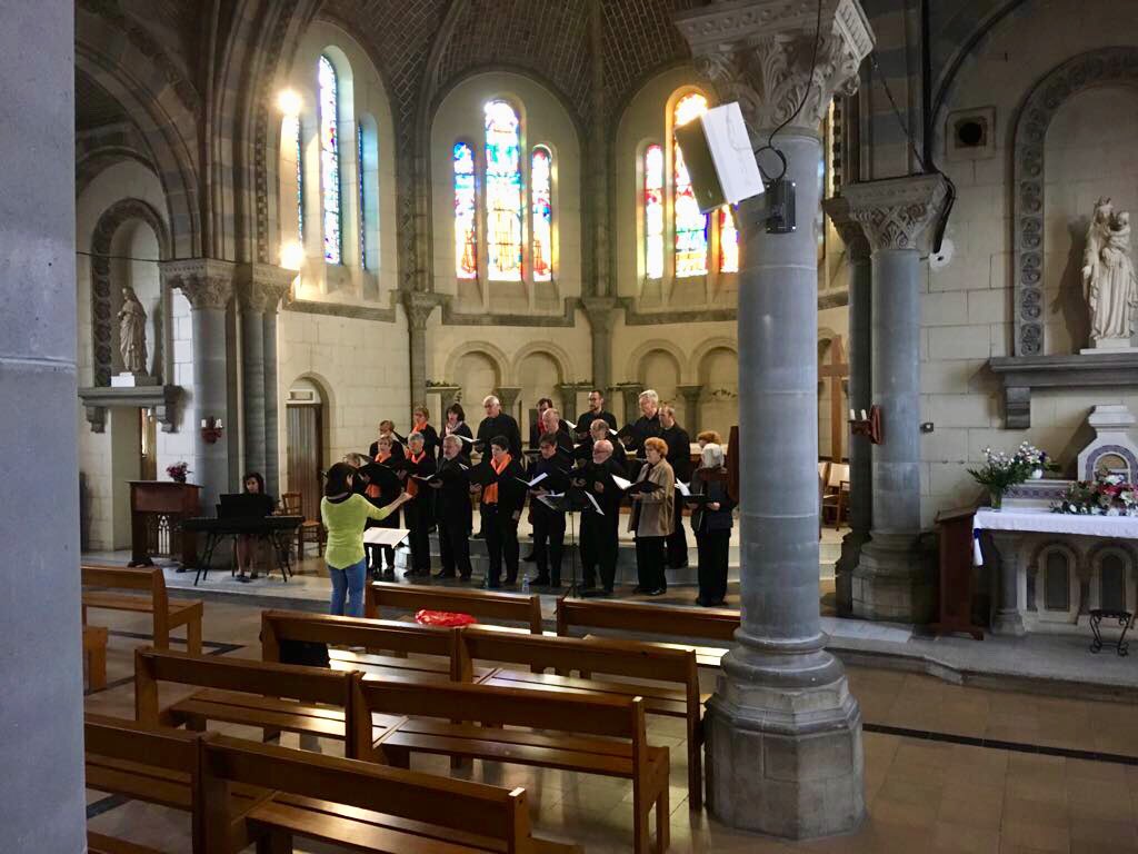 CieArtsetMusic's tweet photo. Dernière mise en place avec #concert 
#Argenteuil #Orgemont #eglisesaintferdinand #choeur #répétition #église #musiquesacrée https://t.co/RU9GCZTMuw