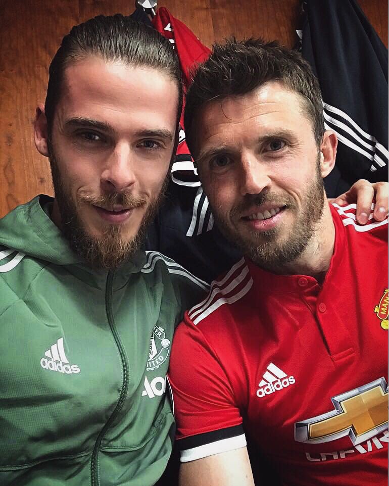 D_DeGea's tweet photo. Today, one of the best players I've ever played with has said goodbye! Thank you for being an example for all of us, captain. 🙌🏻 

Hoy se ha despedido uno de los mejores futbolistas con los que he tenido la suerte de jugar! Gracias por ser un ejemplo para todos, capitán. https://t.co/oDiimKLkIh