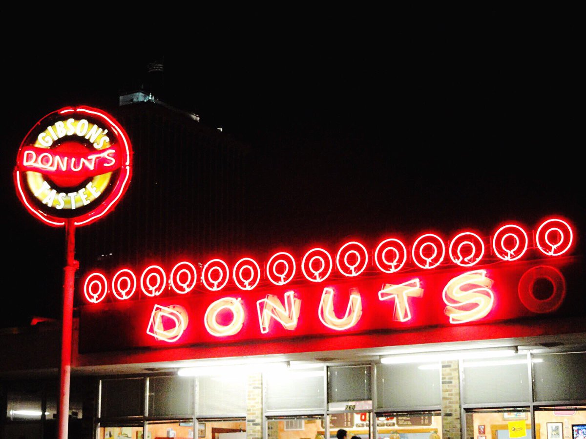 UUSGA's tweet photo. Do you need a study break? Do you love donuts? Come by the Bowld Gym at 9pm tonight to get some GIBSON’S DONUTS! We hope to see you there! https://t.co/rFJ5PoCP4o