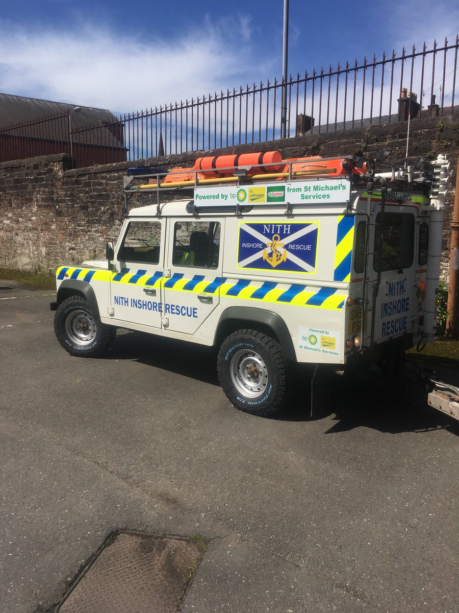 #Dumfries Community Policing Unit were delighted to see <a href="/NithRescue/">Nith Inshore Rescue</a> &amp; their smart looking vehicle at our open day yesterday! Thanks for coming👍 #volunteers #heroes #partners