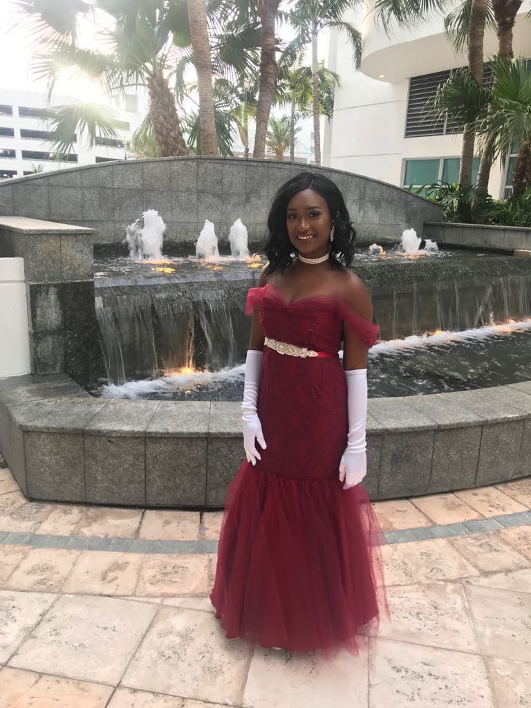 kimmikupcakes's tweet photo. Unrecognizable ๐ ๐ ๐ ๐ #FLHSProm2k18 https://t.co/RlD3sj5N1v