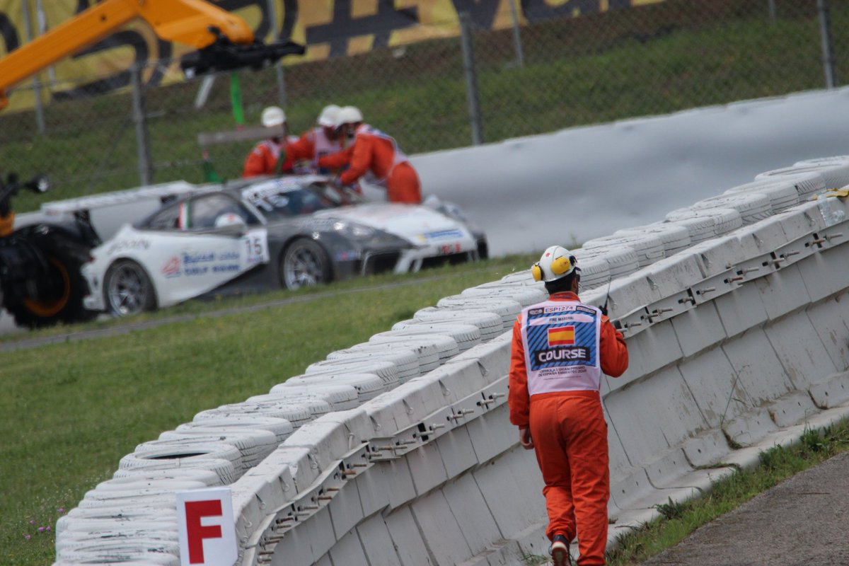 VictiatorF1's tweet image. Gran fin de semana en el @Circuitcat_es como #FireMarshal en el #Control5. Pensando ya en 2019 😃