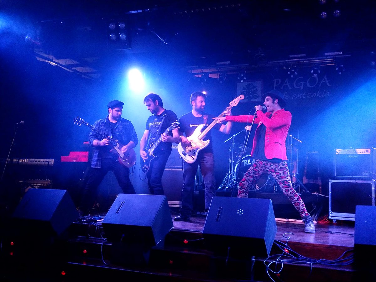 KonbenioMetal's tweet photo. Eskerrik asko @PagoaAretoa, @jarbelaitz, @ReadyAimFireB, @IndomablesRock eta kontzertura hurbildu zineten guztioi!!

🎸🎸🎸 ➕ 🍺🍺🍺 ➡️ 🤘🏻🤘🏻🤘🏻

Next stop: datorren ostiralean @Bonberenea!!! https://t.co/UVjrisa7Hg