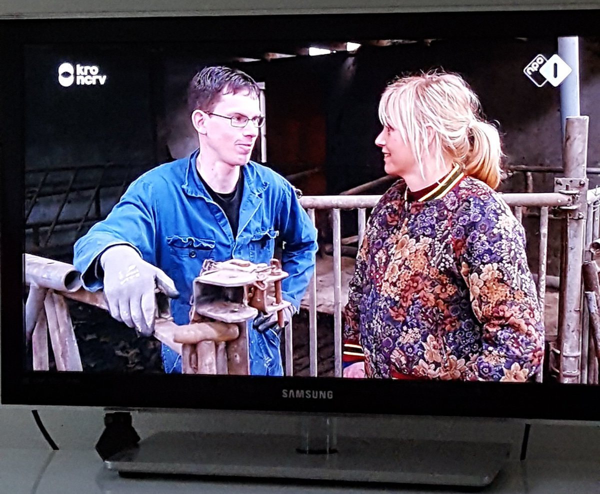 Rudie en zn open....huiskamer/haard. De denker die er klaar voor Is!...  #bzv