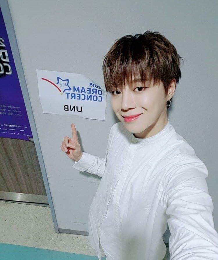 UNBFrance's tweet photo. {INSTAGRAM} 180512 | Euijin @ euijin_bigflo_daonez
🇫🇷 : « Vous avez tous travaillé dur ! #sangam #DreamConcert #BIGFLO #UNB #Accueillant #Excitant #Stimulant #Intéressant 👍 #Wave #GrandeForce #Merci » https://t.co/Madl5G5f1F