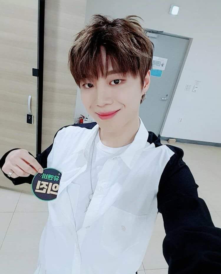 UNBFrance's tweet photo. {INSTAGRAM} 180513 | Euijin @ euijin_bigflo_daonez
🇫🇷 : « Diffusion en direct de Sugarman 2 ~!! #Sugarman #DiffusionEnDirect #Souvenirs #Intéressant 👍 #ChansonPopulaire #UNB » https://t.co/g0D3JYcHok