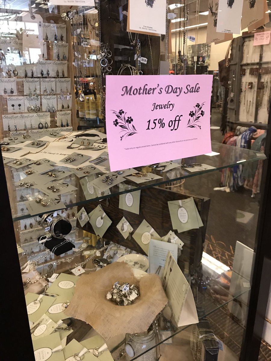MattHaganStore's tweet photo. Happy Mother’s Day to all the incredible mamas out there! 💕 Be sure to show her how much you appreciate all that she has sacrificed for you - 15% off jewelry at Matt Hagan Outdoors! ☺️ https://t.co/QAiX1k3Gnt