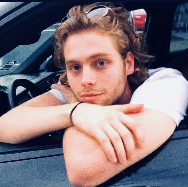 moonsgfg's tweet photo. Rt for Luke Hemmings. https://t.co/y56OJJyr7S