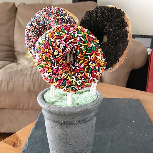 kokocooks's tweet photo. My day included receiving a homemade mini bouquet of #donuts. #mothersday #happymama #donuts #sprinkles https://t.co/UmbQZvIHJM https://t.co/rNKnXUoc4W