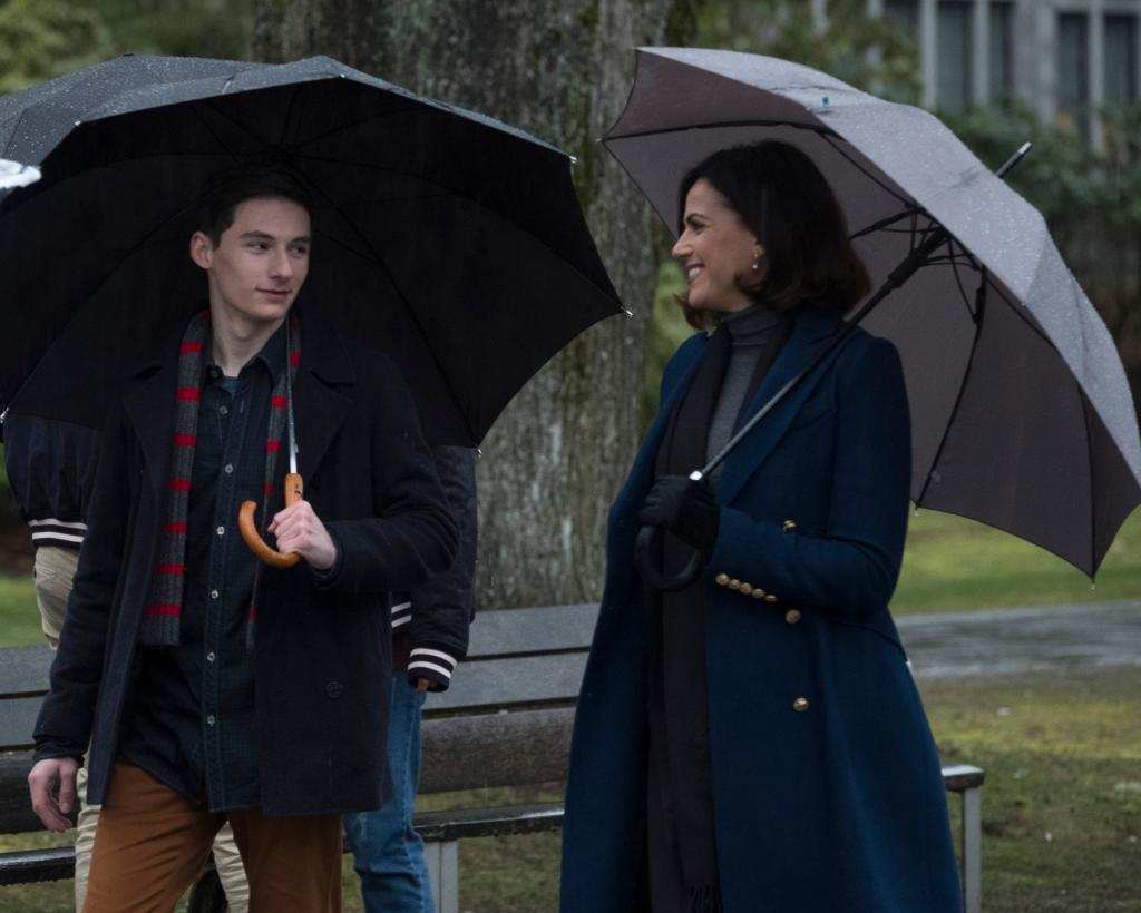 OnceABC's tweet photo. Happy #MothersDay to all you moms across the realms! #OnceUponATime https://t.co/78sHfOXn74