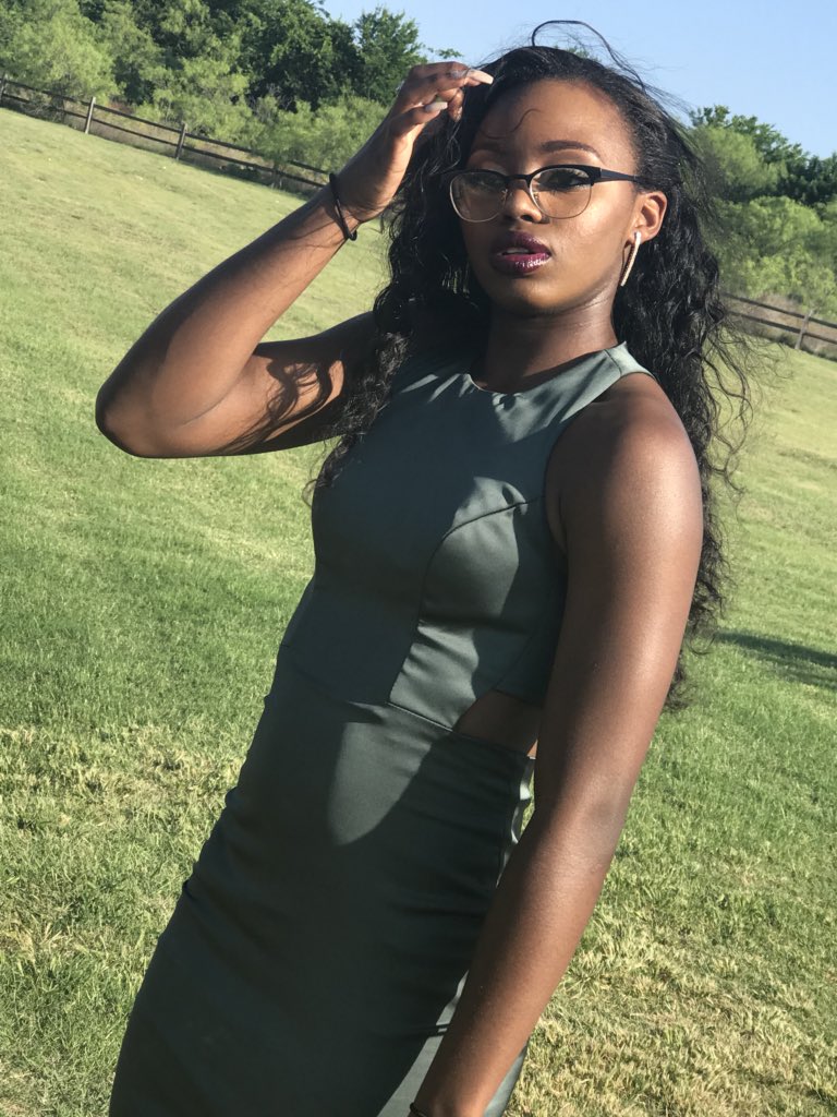 aamiyahdavis's tweet photo. Prom was fun☺️ @verronnicaxo https://t.co/waa3Fssgpy